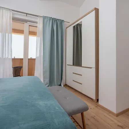 Flori By Interhome Vila