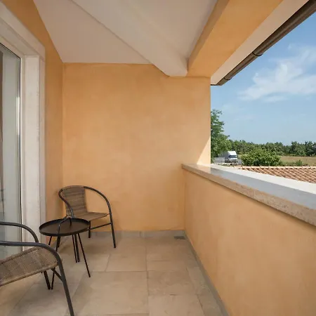 Flori By Interhome